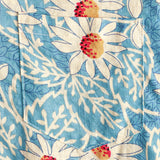 Blaues Hawaii-Herrenhemd mit Blumenmuster