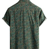 Grünes Paisley-Herrenhemd im 70er-Stil