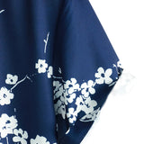 Marineblaues Vintage-Herrenhemd mit Blumen