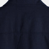 Marineblaues Herrenhemd mit Brusttaschen