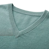 Warmer Herrenpullover mit V-Ausschnitt
