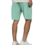 Herrenshorts im minimalistischen Schnitt