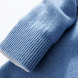 Weicher Herrenpullover mit V-Ausschnitt