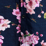 Herrenhemd mit Blumenmuster in Marineblau oder Weiß
