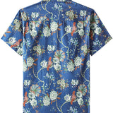 Blaues Herrenhemd mit kleinem Blumenmuster