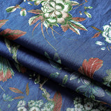 Blaues Herrenhemd mit kleinem Blumenmuster