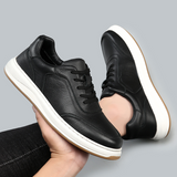 Minimalistische Herren-Sneaker aus Leder