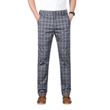 Karierte Herrenhose fürs Büro