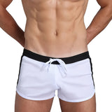 Florian – Figurbetonte Herren-Badeshorts im sportlichen Stil