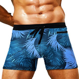 Hans – Herren-Badeboxer mit Tropenmuster