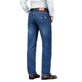 Klassische Herrenjeans mit geradem Bein