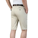 Schlichte Herrenshorts aus Baumwolle