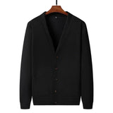 Eleganter Herrencardigan mit V-Ausschnitt