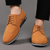 Elegante glänzende Herrenschuhe