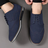 Elegante glänzende Herrenschuhe