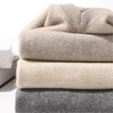 Weicher Herrenpullover mit V-Ausschnitt