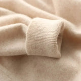 Weicher Herrenpullover mit V-Ausschnitt
