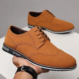 Elegante glänzende Herrenschuhe