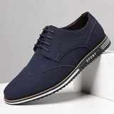 Elegante glänzende Herrenschuhe